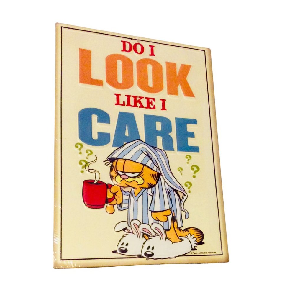 Garfield Cat - Do I Look Like I Care Metal Sign Vintage Design